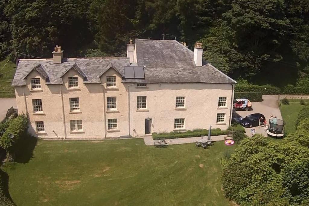 Plas Yn Yale With Mountain Views From All Windows Wrexham Bagian luar foto