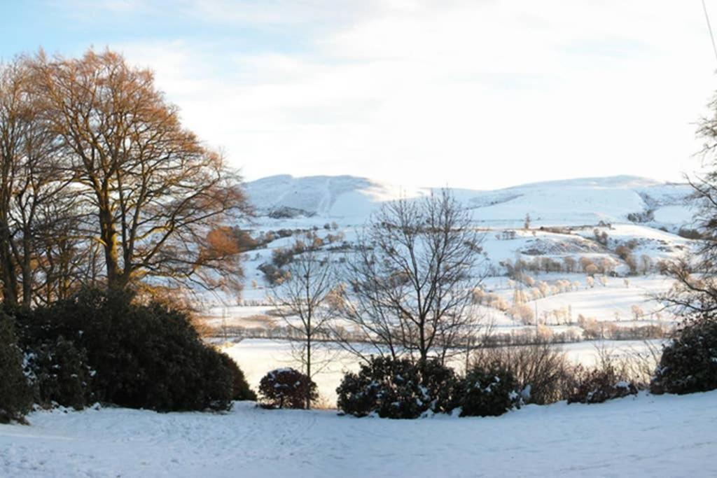 Plas Yn Yale With Mountain Views From All Windows Wrexham Bagian luar foto