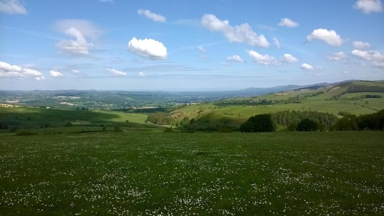Plas Yn Yale With Mountain Views From All Windows Wrexham Bagian luar foto